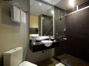 Loft_Legian_Hotel_Bathroom2
